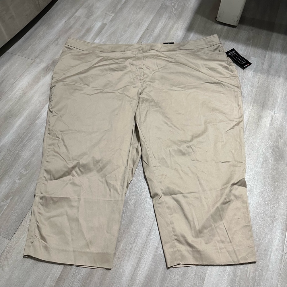 Avenue Khaki Tan Stretch Capri Pants Sz 32 NWT